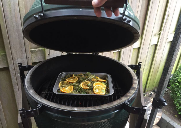 Kip in hooi – recept voor de keramische barbecue